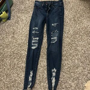 American Eagle super stretch, skinny ripped jeans